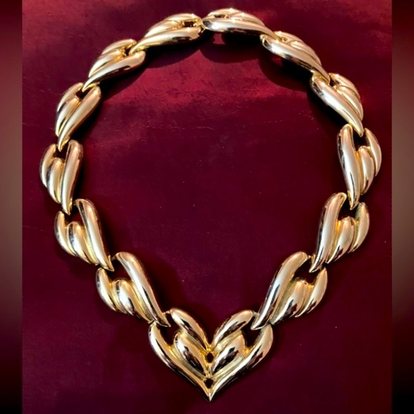 Jewelry - Beautiful gold tone designer love necklace new in box